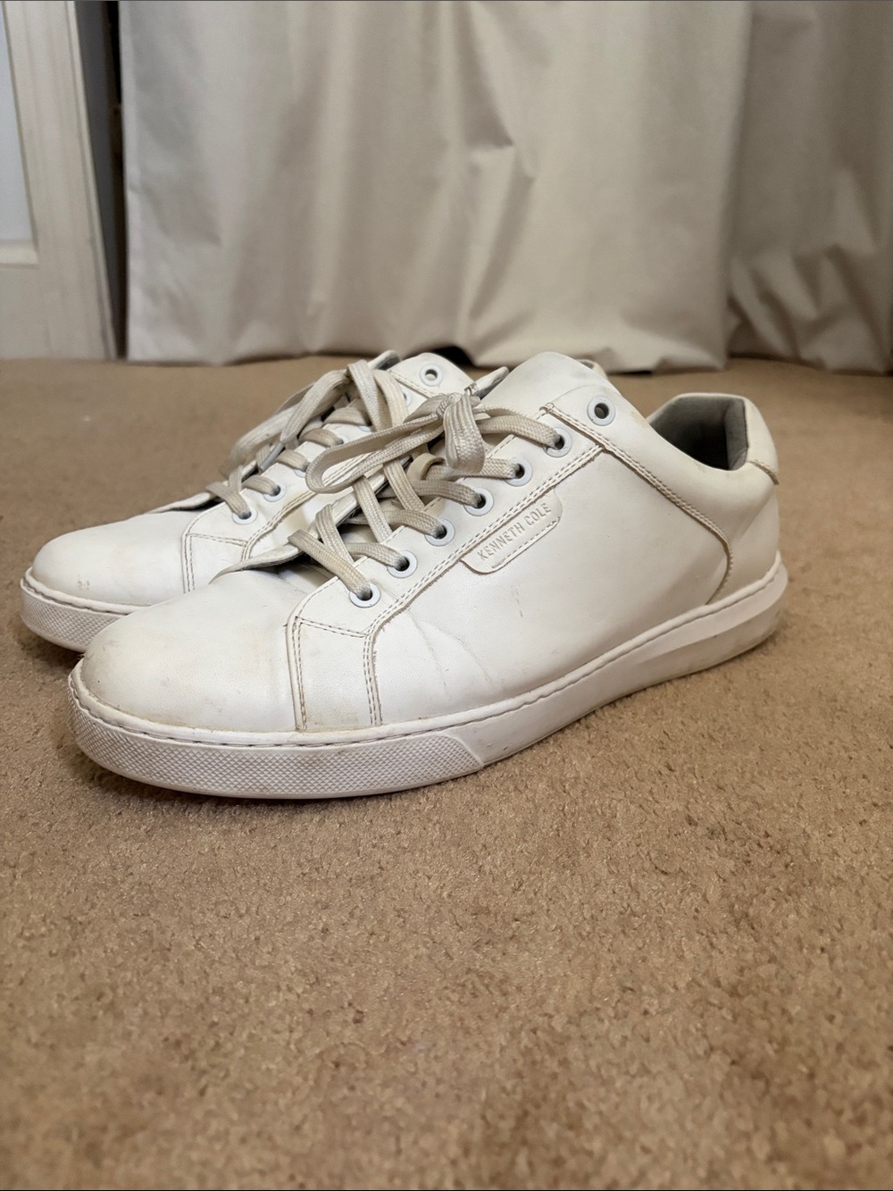 Kenneth Cole White Leather Low-Top Lace-Up Sneakers
